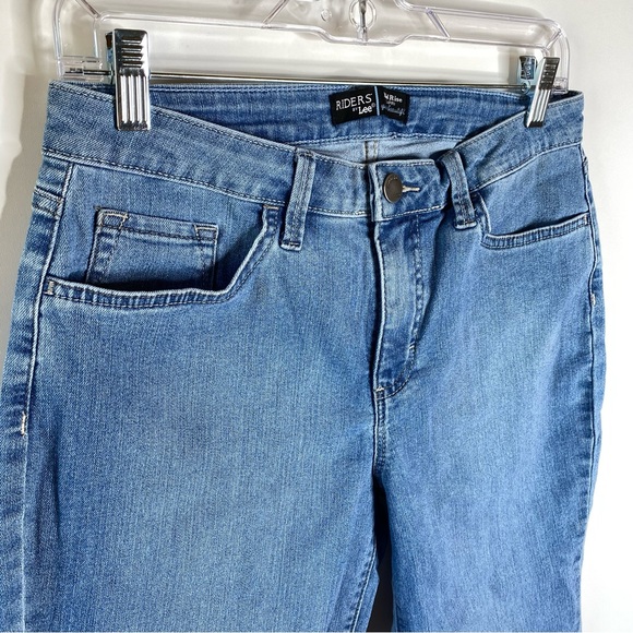 Riders by Lee Womens Capri Jeans Sz 8 Blue Medium Wash Mid-Rise Stretch Denim - Picture 2 of 10